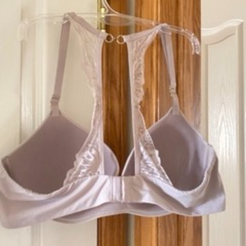 Victorais Secret Bra - Picture 2 of 4